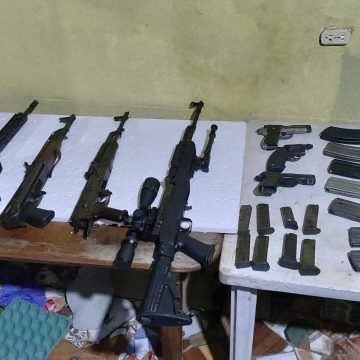 armas 2 AUTORIDADES DE GUATEMALA INCAUTAN ARMAS DE GUERRA Y MÁS DE 500 MUNICIONES DURANTE ALLANAMIENTO