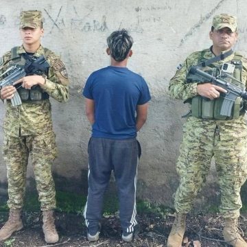 bicho 1 MENOR DE 15 AÑOS ES DETENIDO POR PRESUNTA EXTORSIÓN CONTRA SU PADRASTRO EN SANTA ANA