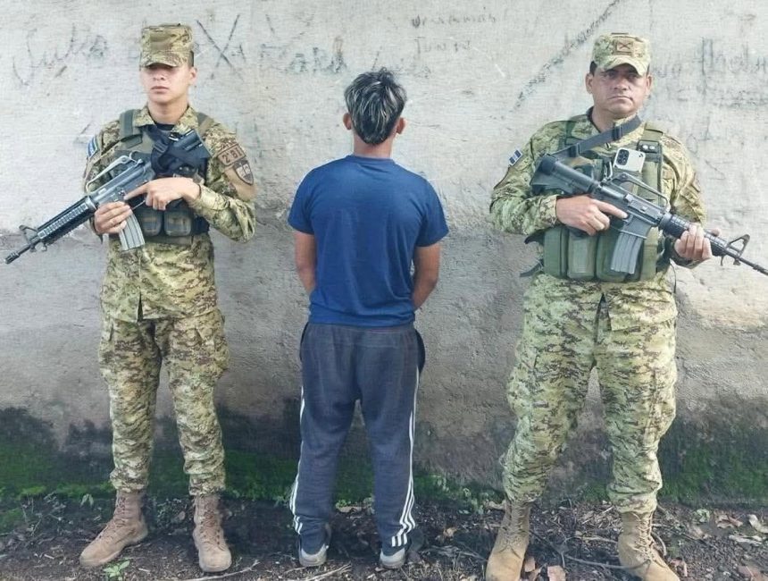 bicho 1 MENOR DE 15 AÑOS ES DETENIDO POR PRESUNTA EXTORSIÓN CONTRA SU PADRASTRO EN SANTA ANA