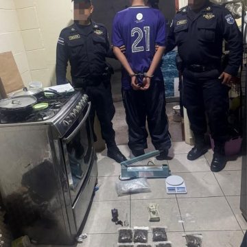bicho 2 CAPTURAN A ADOLESCENTE DE 14 AÑOS CON MARIHUANA Y DROGAS SINTÉTICAS DURANTE ALLANAMIENTO