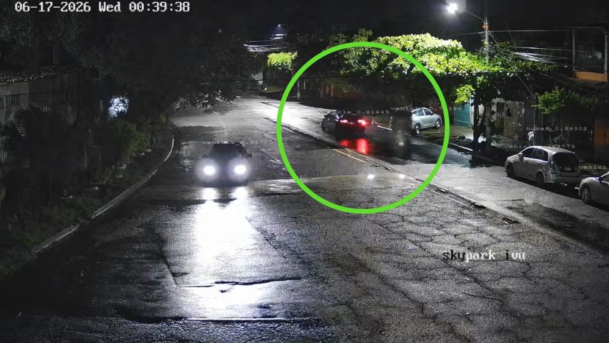 bolo 2 CAPTURAN A CONDUCTOR QUE ATROPELLÓ A DOS GESTORES DEL VMT Y TRATÓ DE HUIR EN SANTA ANA