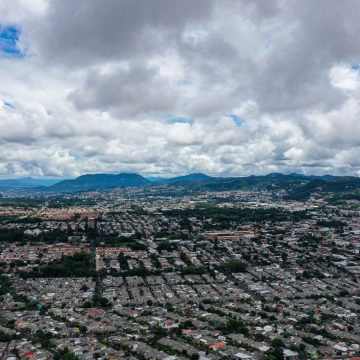 AMBIENTE CALUROSO Y POSIBILIDAD DE LLUVIAS Y TORMENTAS PARA ESTE MIÉRCOLES EN EL SALVADOR