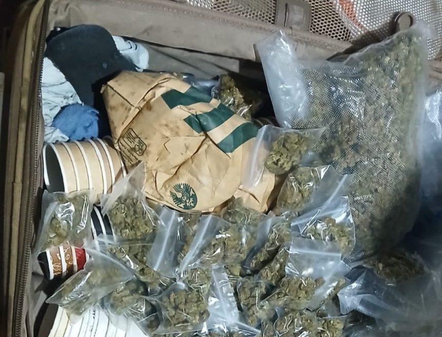 colon 2 FGR Y PNC DESARTICULAN PRESUNTA RED DE DISTRIBUCIÓN DE DROGAS EN LA LIBERTAD