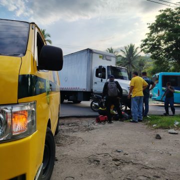 DOS ACCIDENTES DE TRÁNSITO DEJAN TRES LESIONADOS EN LA CARRETERA PANAMERICANA ENTRE SANTA ANA Y LA LIBERTAD