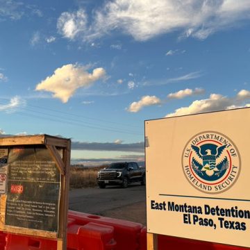MIGRANTES PRESENTAN DEMANDA CONTRA GOBIERNO DE EE. UU. POR PRESUNTAS CONDICIONES INHUMANAS EN CENTRO DE DETENCIÓN