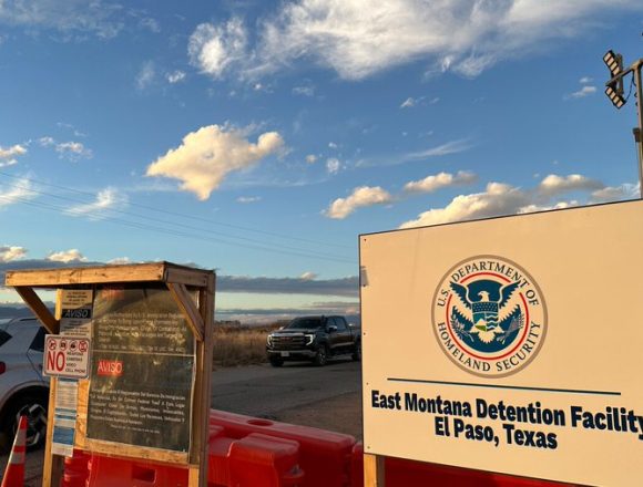 demanda MIGRANTES PRESENTAN DEMANDA CONTRA GOBIERNO DE EE. UU. POR PRESUNTAS CONDICIONES INHUMANAS EN CENTRO DE DETENCIÓN