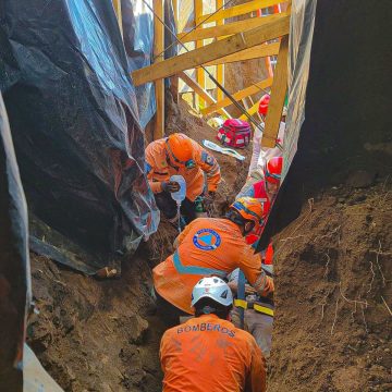 UN TRABAJADOR FALLECE Y OTRO RESULTA LESIONADO TRAS DERRUMBE EN UNA CONSTRUCCIÓN EN SANTA ANA