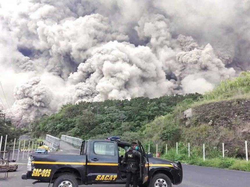 guate 1 GUATEMALA RECUERDA A LAS VÍCTIMAS DE LA ERUPCIÓN DEL VOLCÁN DE FUEGO OCHO AÑOS DESPUÉS DE LA TRAGEDIA