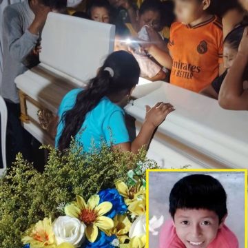 guate DESPIDEN A NIÑO DE 10 AÑOS QUE FALLECIÓ TRAS PRESUNTA AGRESIÓN A LA SALIDA DE UNA ESCUELA EN GUATEMALA