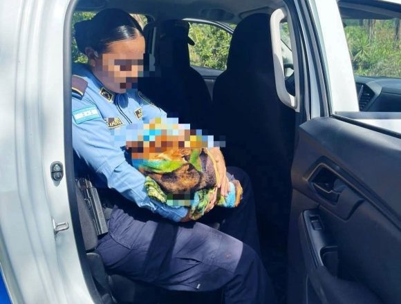 RESCATAN A RECIÉN NACIDA ABANDONADA CERCA DE UNA CARRETERA EN LEMPIRA, HONDURAS