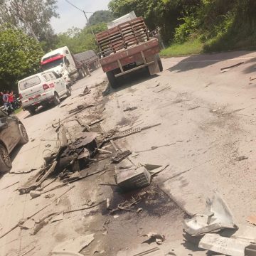 ACCIDENTE ENTRE DOS RASTRAS GENERA AFECTACIONES EN LA CARRETERA DE METAPÁN HACIA SANTA ANA