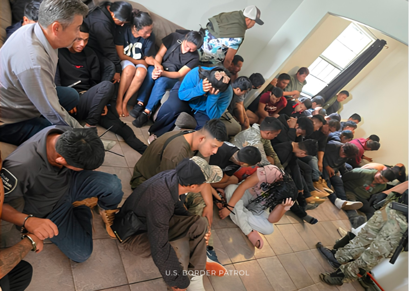 migra 11 DETIENEN A 41 INMIGRANTES INDOCUMENTADOS EN CASA UTILIZADA POR PRESUNTOS CONTRABANDISTAS EN TEXAS