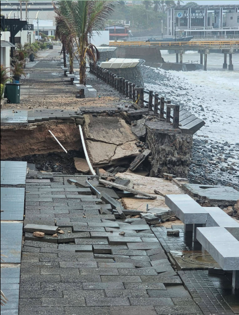 playa 1 FUERTE OLEAJE CAUSA DAÑOS EN PASEO TURÍSTICO SURF CITY EN LA LIBERTAD