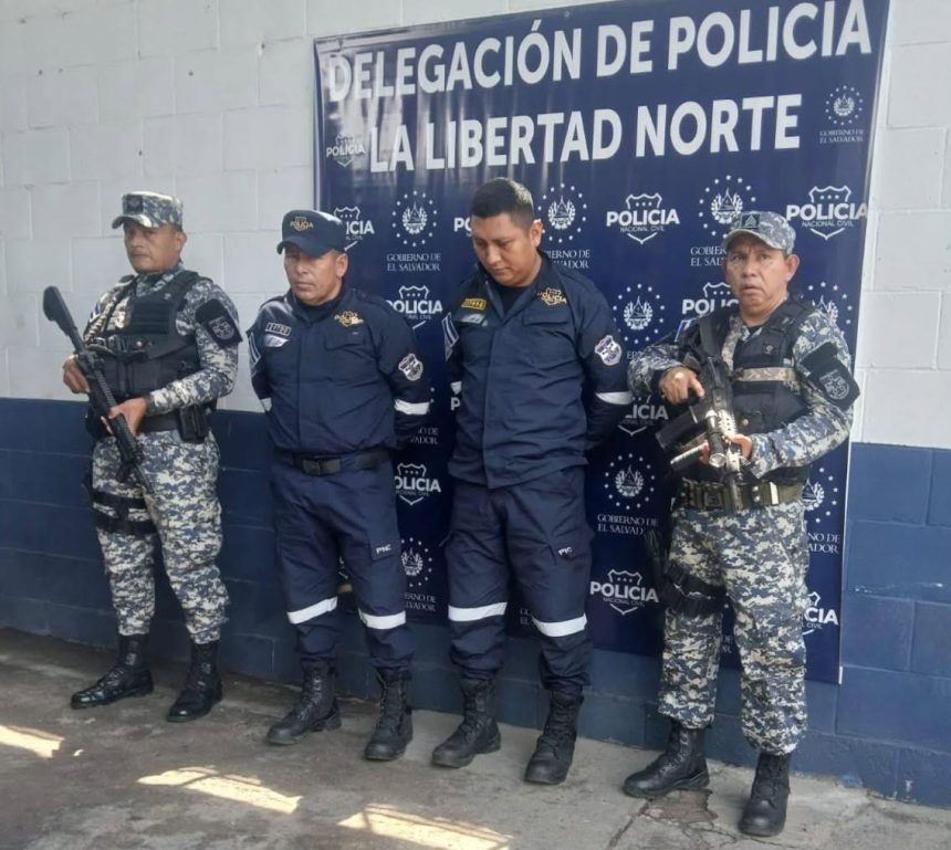 CAPTURAN A DOS AGENTES DE TRÁNSITO ACUSADOS DE COHECHO EN QUEZALTEPEQUE