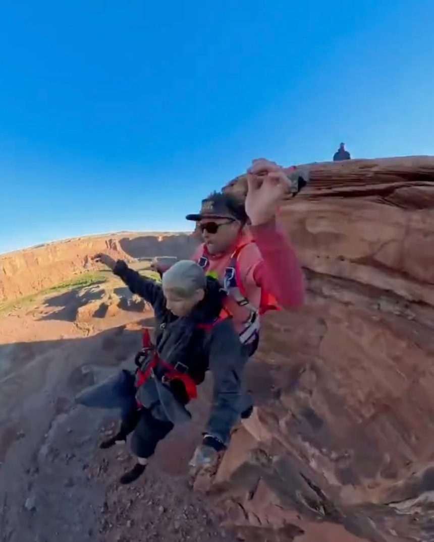 salto 1 DOS PERSONAS MUEREN DURANTE PRÁCTICA DE SALTO BASE EN UN CAÑÓN DE UTAH; ENTRE LAS VÍCTIMAS ESTÁ EL ATLETA EXTREMO ANDY LEWIS