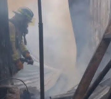 usu 1 BOMBEROS CONTROLAN INCENDIO EN VIVIENDA DE SANTA MARÍA, USULUTÁN ESTE