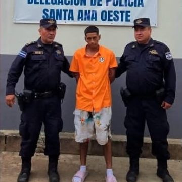 CAPTURARON EN CHALCHUAPA A SUJETO SEÑALADO DE HURTAR UNA MOTOCICLETA