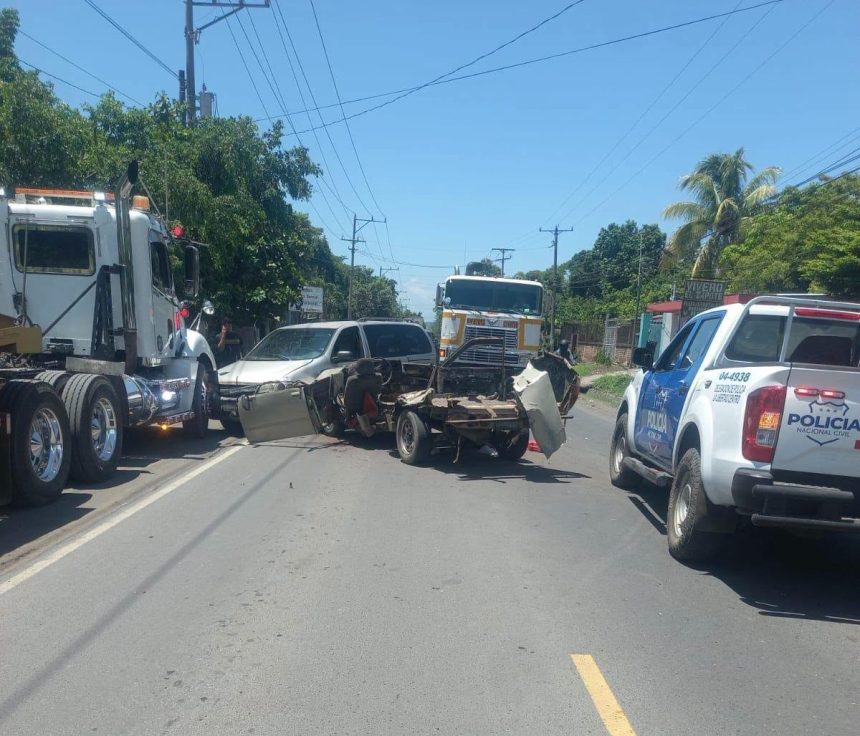 acci 1 TRES HOMBRES RESULTAN LESIONADOS EN ACCIDENTE DE TRÁNSITO EN SAN JUAN OPICO