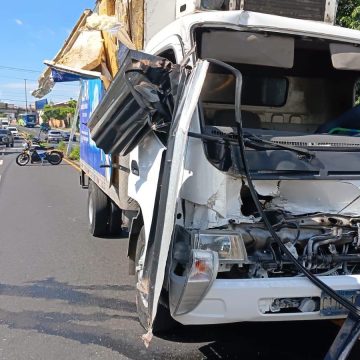 basura CAMIÓN DE CARGA IMPACTA CONTRA UNA VIVIENDA EN SAN SALVADOR Y DEJA DOS PERSONAS LESIONADAS