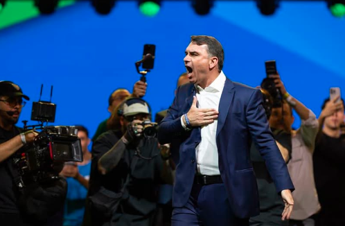 bolsonaro FLÁVIO BOLSONARO OFICIALIZA SU CANDIDATURA A LA PRESIDENCIA DE BRASIL