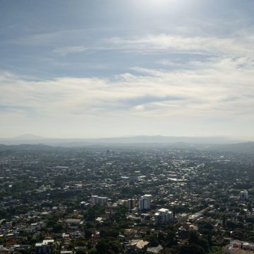 clima 212 AMBIENTE MUY CALUROSO Y PROBABILIDAD DE LLUVIAS PUNTUALES MARCARÁN EL CLIMA ESTE VIERNES EN EL SALVADOR