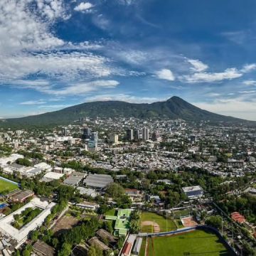 clima123 PRONOSTICAN AMBIENTE CALUROSO Y LLUVIAS POR LA TARDE Y NOCHE EN EL SALVADOR
