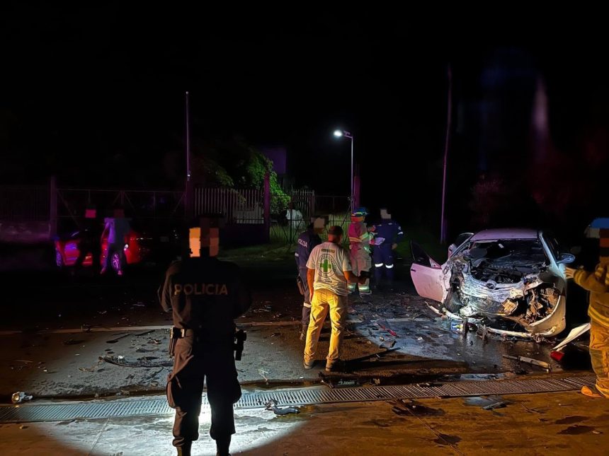 delirio 4 DOS FALLECIDOS Y DOS LESIONADOS DEJA CHOQUE FRONTAL ENTRE DOS VEHÍCULOS EN SAN MIGUEL
