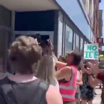 PROTESTAS EN MAINE TRAS MUERTE DE INMIGRANTE COLOMBIANO DURANTE OPERATIVO DE ICE
