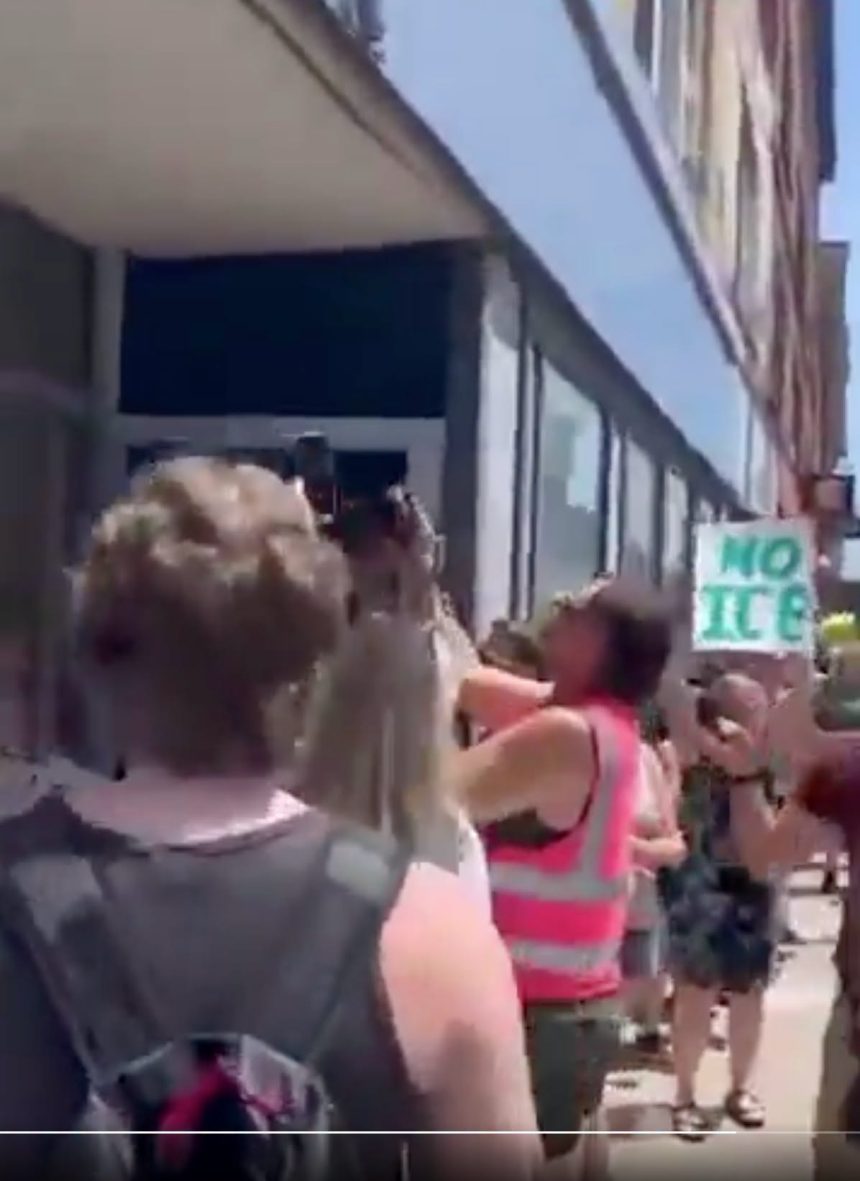 ice 1 PROTESTAS EN MAINE TRAS MUERTE DE INMIGRANTE COLOMBIANO DURANTE OPERATIVO DE ICE