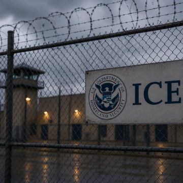 ice 23 RESIDENTE PERMANENTE DEMANDA AL GOBIERNO DE EE. UU. TRAS SIETE MESES BAJO CUSTODIA DE ICE