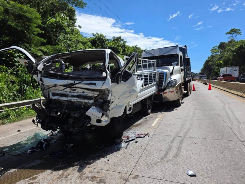 VARIOS LESIONADOS Y UN CONDUCTOR DETENIDO TRAS ACCIDENTE DE TRÁNSITO EN EL BYPASS DE SONSONATE