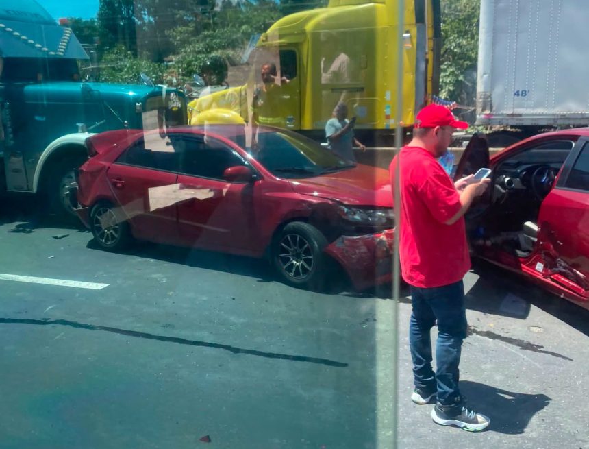 marsella accidente MÚLTIPLE ACCIDENTE DE TRÁNSITO INVOLUCRA TRES VEHÍCULOS CERCA DE CIUDAD MARSELLA
