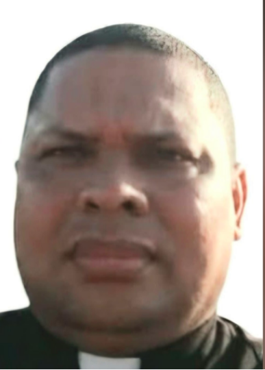 padre 2 ARZOBISPADO DE SAN SALVADOR IMPONE MEDIDAS CAUTELARES A SACERDOTE TRAS DENUNCIA POR PRESUNTO ABUSO SEXUAL