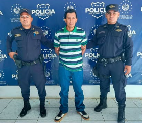 pnc 1 CAPTURAN A HOMBRE ACUSADO DE LESIONAR A SU COMPAÑERO CON UN DESARMADOR EN SAN MIGUEL