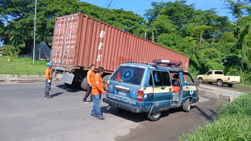 santa 1 DOS ACCIDENTES DE TRÁNSITO FUERON ATENDIDOS POR CUERPOS DE SOCORRO EN SANTA ANA