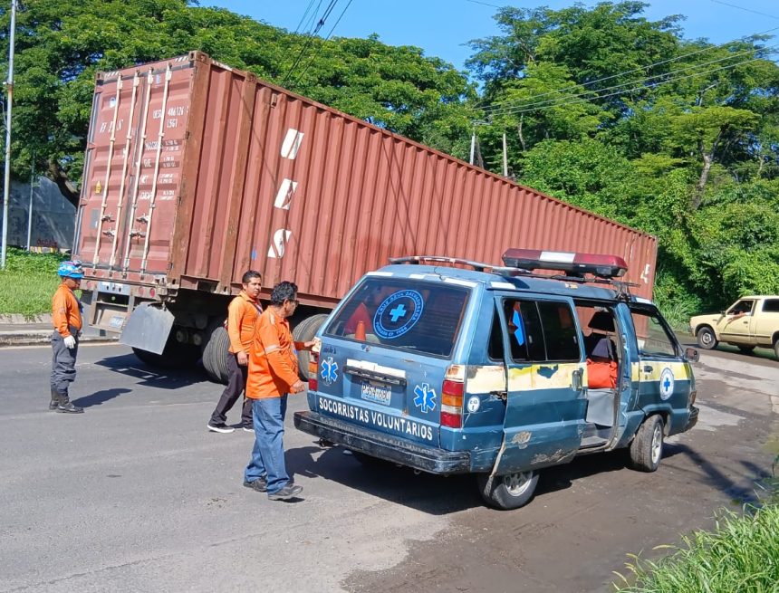 santa 1 DOS ACCIDENTES DE TRÁNSITO FUERON ATENDIDOS POR CUERPOS DE SOCORRO EN SANTA ANA