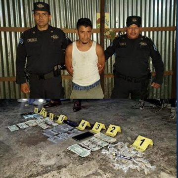 CAPTURAN A HOMBRE DURANTE ALLANAMIENTO POR PRESUNTO TRÁFICO ILÍCITO EN LA LIBERTAD OESTE