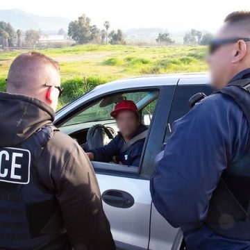 trump 1 TRUMP DEFIENDE LOS RETENES VEHICULARES DE ICE TRAS RECIENTES OPERATIVOS BAJO INVESTIGACIÓN