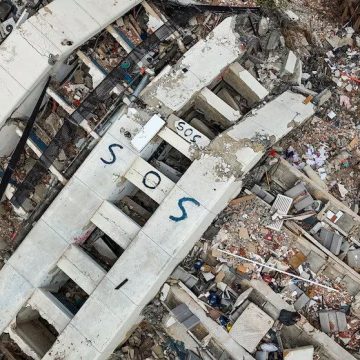 vene 1 AUMENTA A 2,595 LA CIFRA DE FALLECIDOS POR LOS TERREMOTOS EN VENEZUELA; CONTINÚAN LAS LABORES DE RESCATE