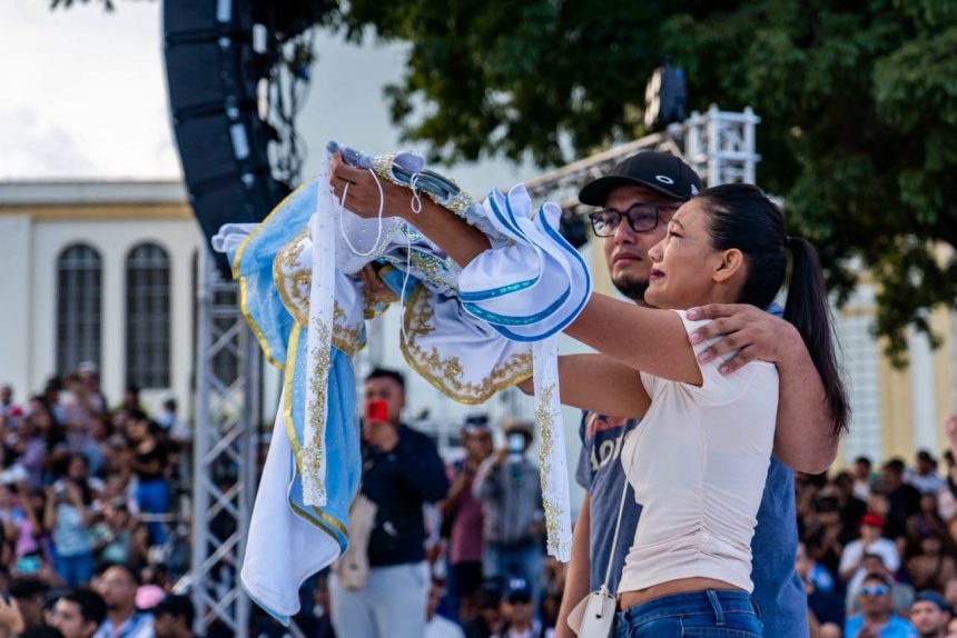 CACHI 2 BANDA BICENTENARIO RINDIÓ EMOTIVO HOMENAJE PÓSTUMO A CACHIPORRISTA KATHERINE MICHELLE