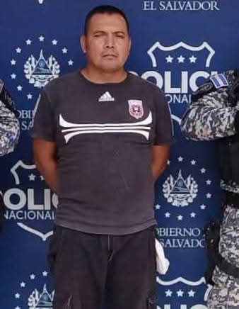LOCO 1 CAPTURARON A UN HOMBRE ACUSADO DEL HOMICIDIO DE UNA MUJER EN SANTA ANA