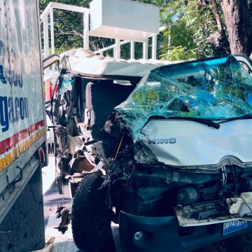 ACCIDENTE ENTRE CAMIÓN Y TRÁILER DEJA UNA PERSONA LESIONADA EN CIUDAD ARCE