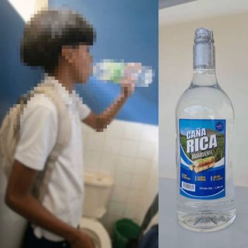 ESTUDIANTES SON SORPRENDIDOS CONSUMIENDO BEBIDA ALCOHÓLICA DENTRO DE CENTRO ESCOLAR EN SOYAPANGO