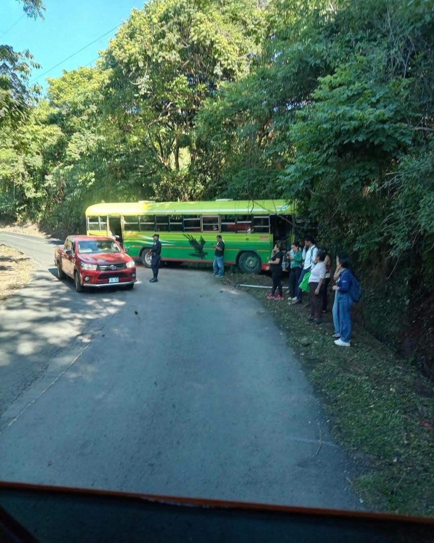 bus FALLA EN LOS FRENOS HABRÍA PROVOCADO ACCIDENTE DE AUTOBÚS EN LOLOTIQUE, SAN MIGUEL