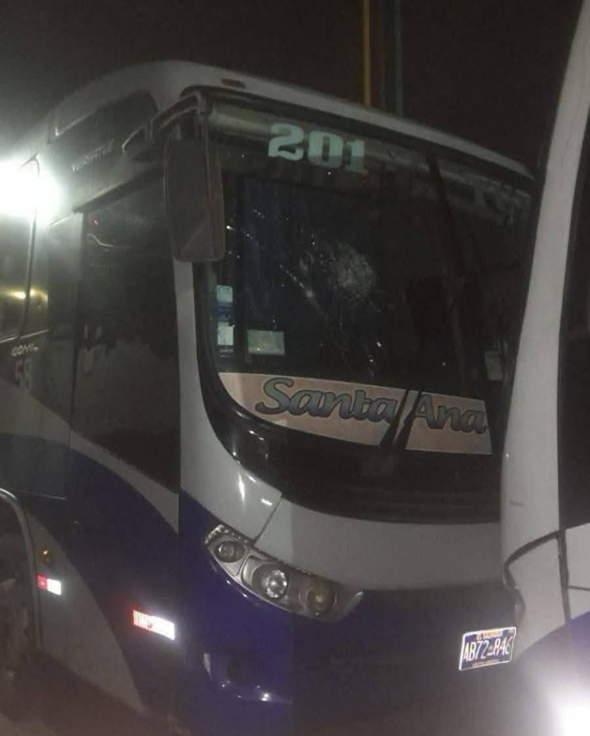 AUTOBÚS CON TURISTAS SALVADOREÑOS REPORTA ATAQUE CON PIEDRAS EN CARRETERA DE HONDURAS