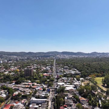 calor 01 ALTAS TEMPERATURAS CONTINÚAN ROMPIENDO RÉCORDS EN EL SALVADOR