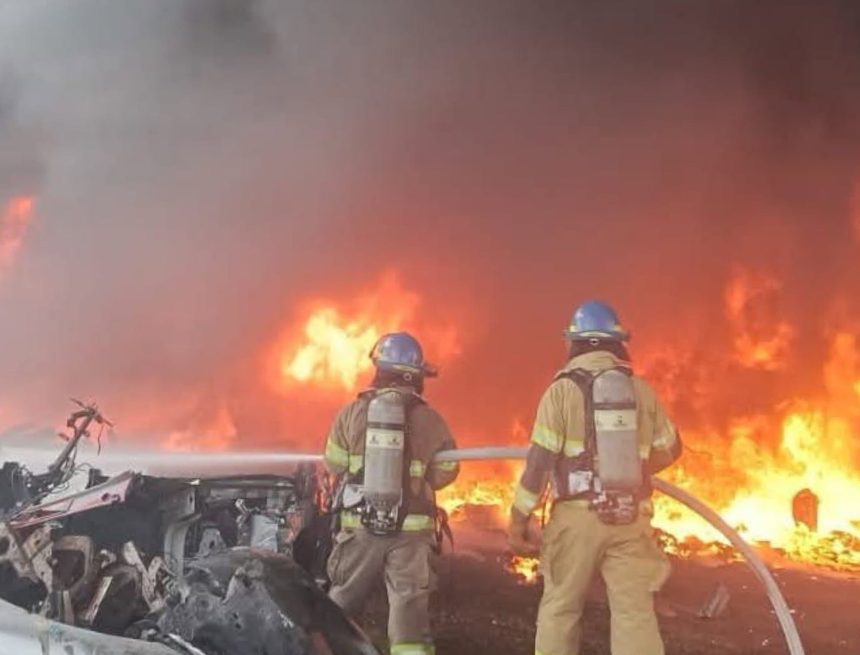 chatarra 1 INCENDIO EN CHATARRERA FUE CONTROLADO EN SANTA MARÍA, USULUTÁN