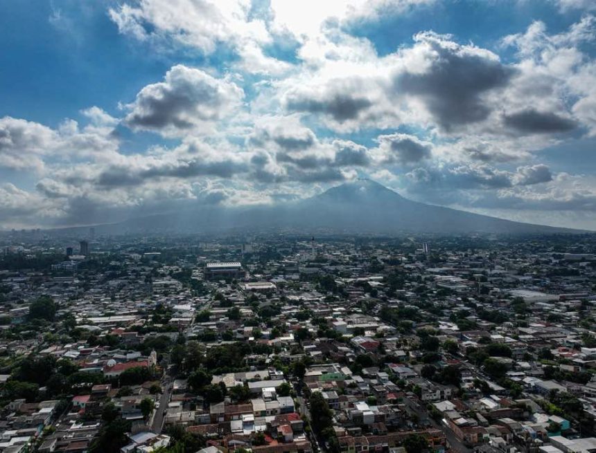 clima 23 PRONOSTICAN LLUVIAS Y TORMENTAS PARA LA TARDE Y NOCHE DE ESTE LUNES EN EL SALVADOR