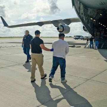 deport 1 EE.UU. ENVÍA A MÁS DE 100 DEPORTADOS A OCHO PAÍSES DE ÁFRICA