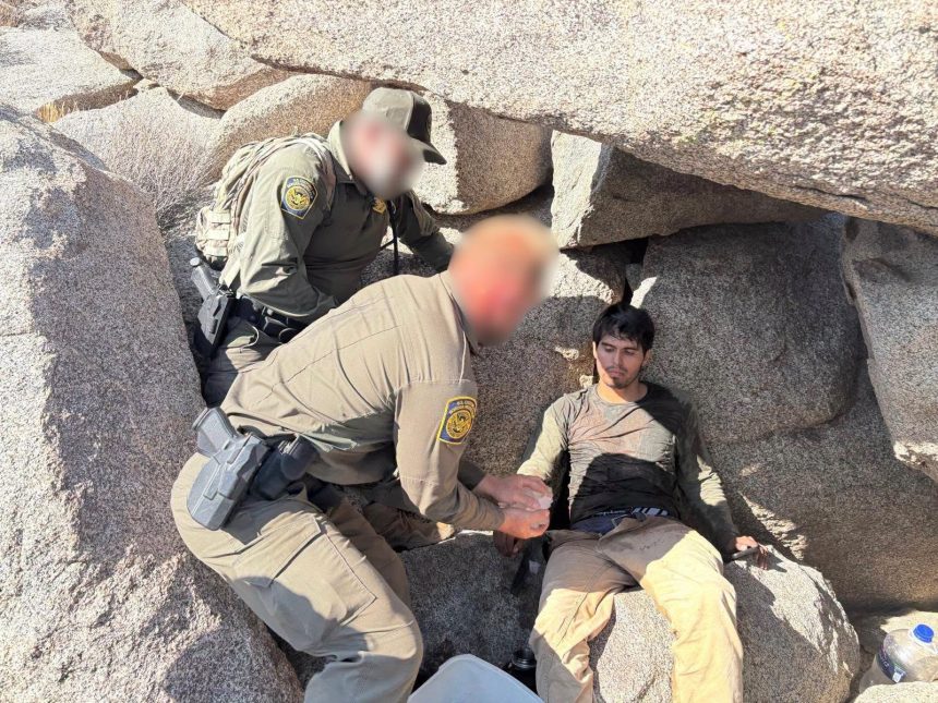 RESCATAN A MEXICANO TRAS PERMANECER DOS DÍAS PERDIDO EN EL DESIERTO DE CALIFORNIA